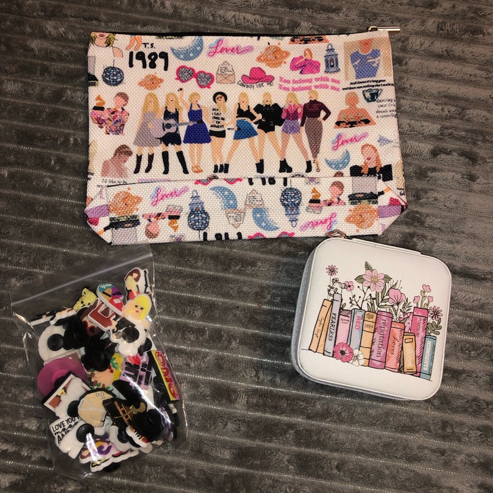Taylor Swift Bundle: Croc Charms, Travel Jewelry Box & Makeup Pouch